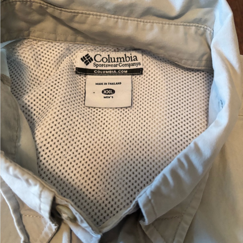 Columbia Tan‎ Casual Button Down Shirt Lightweight Outdoor - Picture 3 of 6